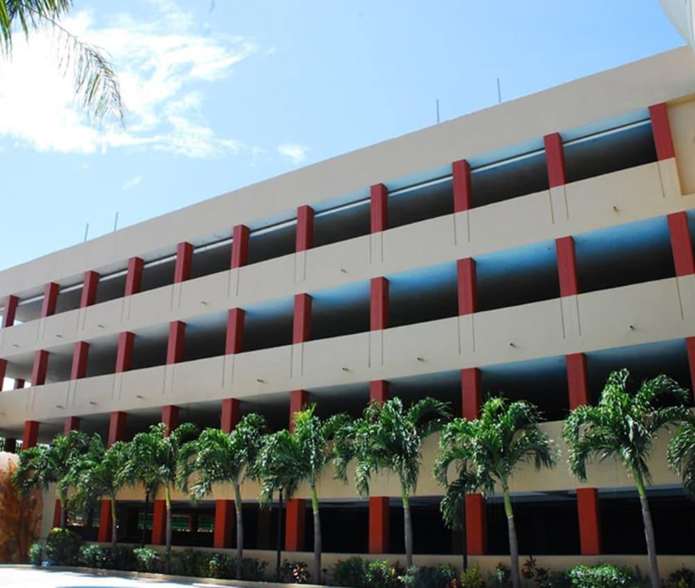 Royal Garden Reynosa Hotel ภายนอก รูปภาพ