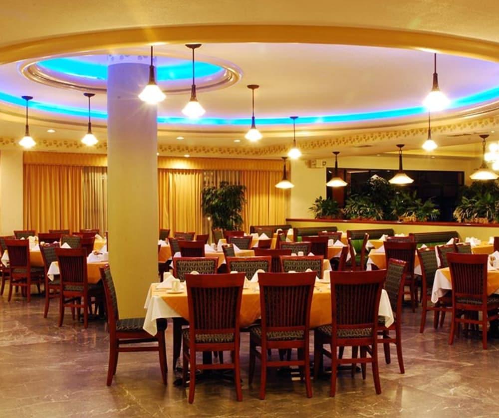 Royal Garden Reynosa Hotel ภายนอก รูปภาพ
